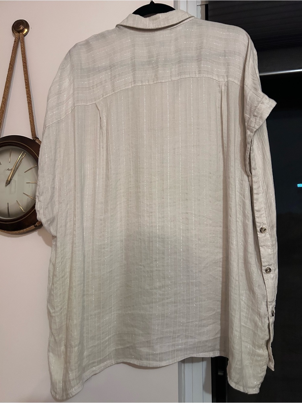 Coastal Grandma Linen blouse with side button details - Picture 4 of 5